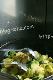 美味的七叶瓜土豆汤做法图解3)