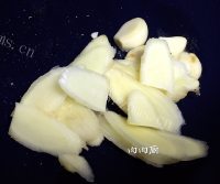 花雕嫩姜仔鸭煲做法图解7)