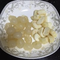好喝的龙眼马蹄火龙果汁糖水做法图解2)