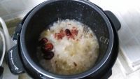 美味的桃胶银耳羹