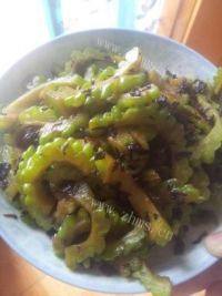 家常菜梅干菜炒苦瓜