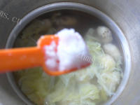 美味精火腿圆白菜芋艿子汤做法图解9)