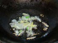 家常菜豇豆炒里脊做法图解4)
