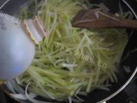 家常菜洋葱土豆丝做法图解6)