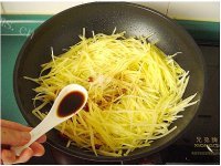 「DIY美食」酸辣土豆丝做法图解7)
