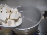 饱满的蚝油豆腐做法图解2)