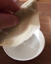简单的炸春卷做法图解5)
