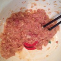 美味的炸肉丸做法图解2)