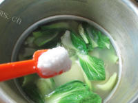 营养的青菜土豆龙骨汤做法图解10)