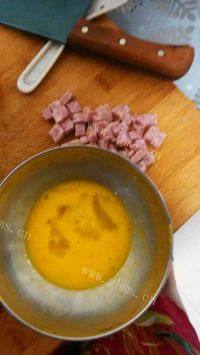美味的酱油炒饭做法图解2)