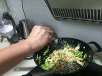 家常菜芹菜炒豆皮做法图解6)
