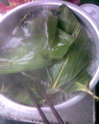 美味的豆沙粽做法图解4)