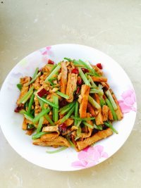 家常菜芹菜香干