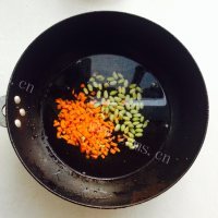 清淡的青豆炒饭做法图解5)