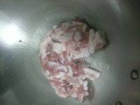 诱人的青椒炒五花肉做法图解5)
