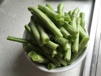 色香味浓的豆角炖粉条做法图解1)
