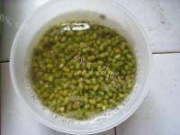 凉爽的牛奶绿豆冰棍做法图解1)