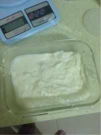美味的牛奶椰丝小方块做法图解5)