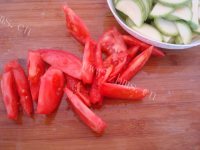 家常菜番茄炒西葫芦做法图解2)