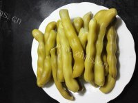 好吃的韭菜炒猫豆做法图解1)