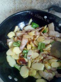 美味的干锅土豆做法图解6)