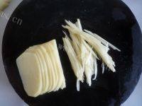 外婆做的酸辣土豆丝做法图解2)