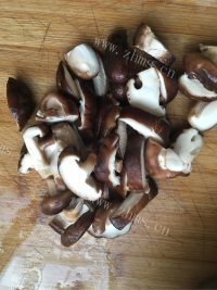 色香味俱全的黄焖鸡米饭做法图解2)