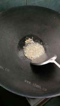 香香的腊肠炒饭做法图解5)