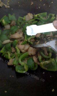 简易的五花肉炒青椒