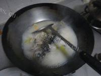 营养美食之奶白鲫鱼汤做法图解8)