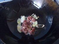 色味俱佳的肉炒西兰花做法图解5)