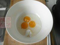 自制葡萄干戚风蛋糕做法图解6)