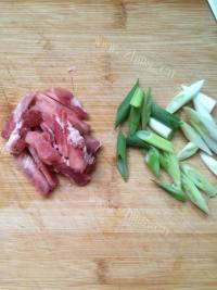 家常菜肉丝炒豆芽做法图解2)