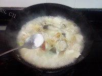 美味螃蟹豆腐姬菇羹做法图解9)