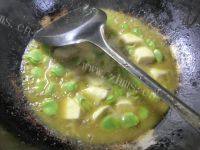 美味的咖喱茭白蚕豆做法图解7)