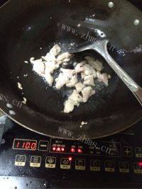 口感极佳的土豆炒肉片做法图解1)