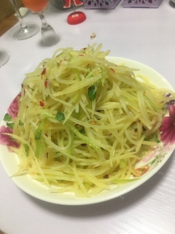 开胃的凉拌土豆丝