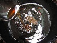 红烧肉炖土豆做法图解6)