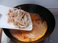 营养的番茄平菇肉丝面做法图解6)