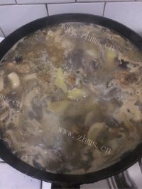 营养丰富的鸡腿炖蘑菇做法图解6)