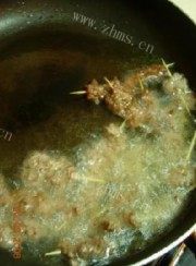 家常孜然牙签肉做法图解3)