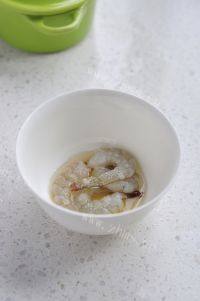 美味的虾仁鸡蛋羹做法图解1)