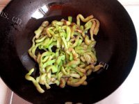 家常干煸茄条做法图解4)