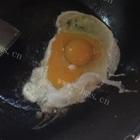 美味的蛋炒饭做法图解3)