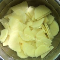 诱人的土豆肉片做法图解1)