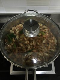 懒人菜盐水虾做法图解4)