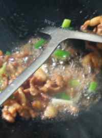 家常菜土豆炒肉丝做法图解3)