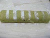 好吃的抹茶草莓奶油蛋糕卷做法图解19)