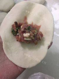 自己做的香菇肉包做法图解6)