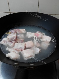 家常菜香菇红烧肉做法图解1)